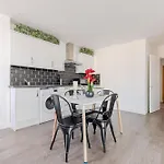 Boutique Vertigo Apartment Central Kingston/London