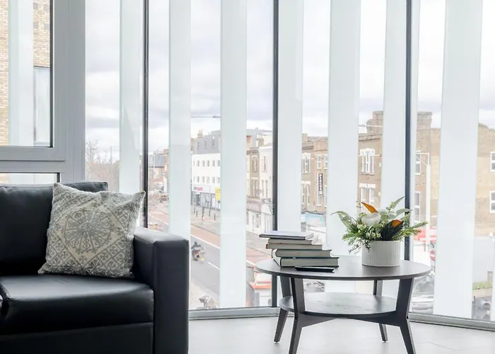 Boutique Vertigo Apartment Central Kingston/London